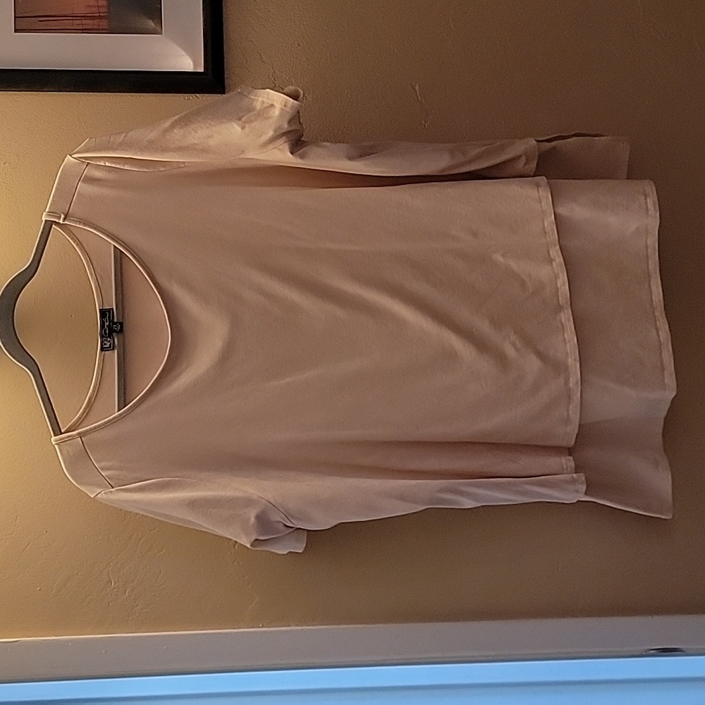 DG2, hi low, short sleeve, round neck, pale blush, 2x, top